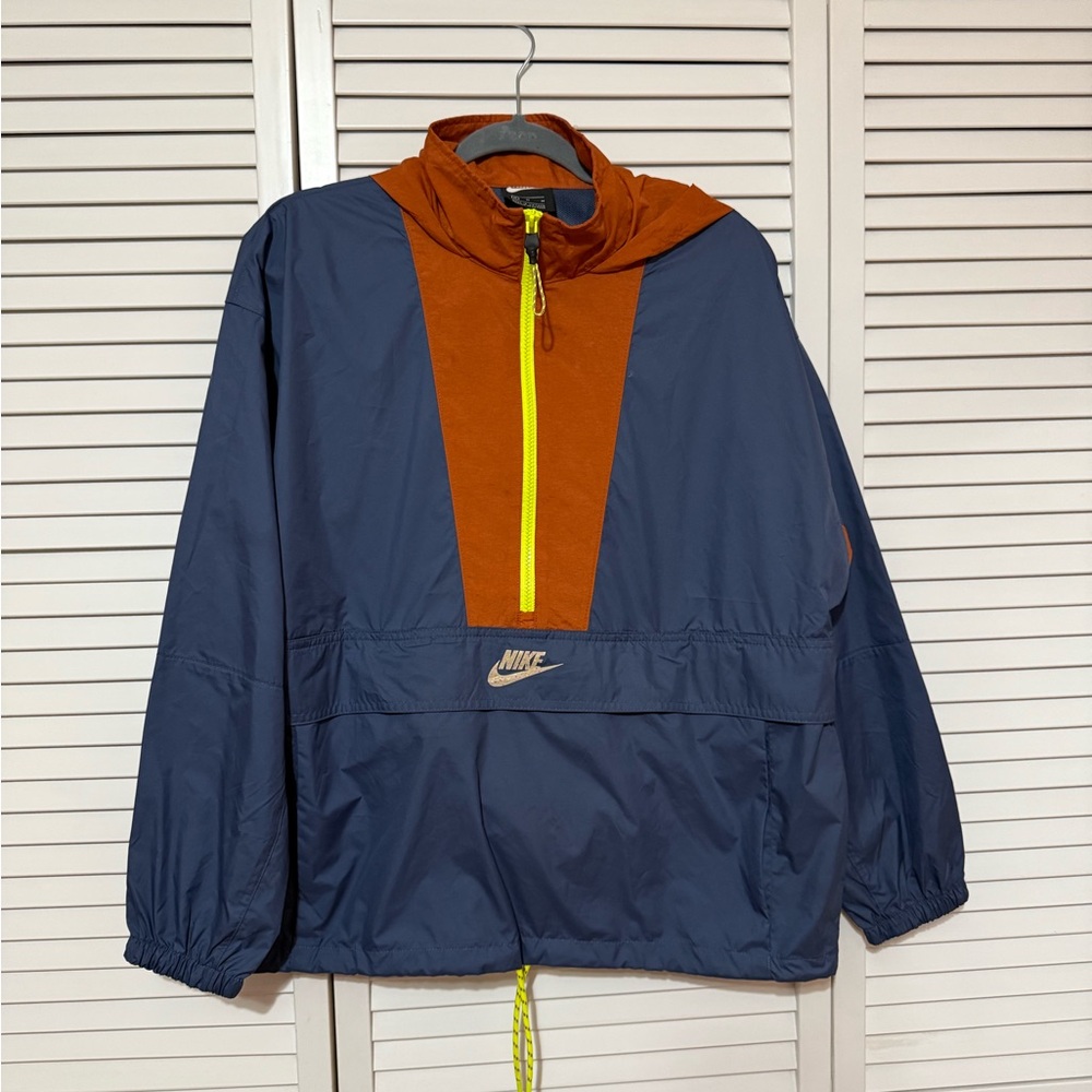NIKE WINDBREAKER